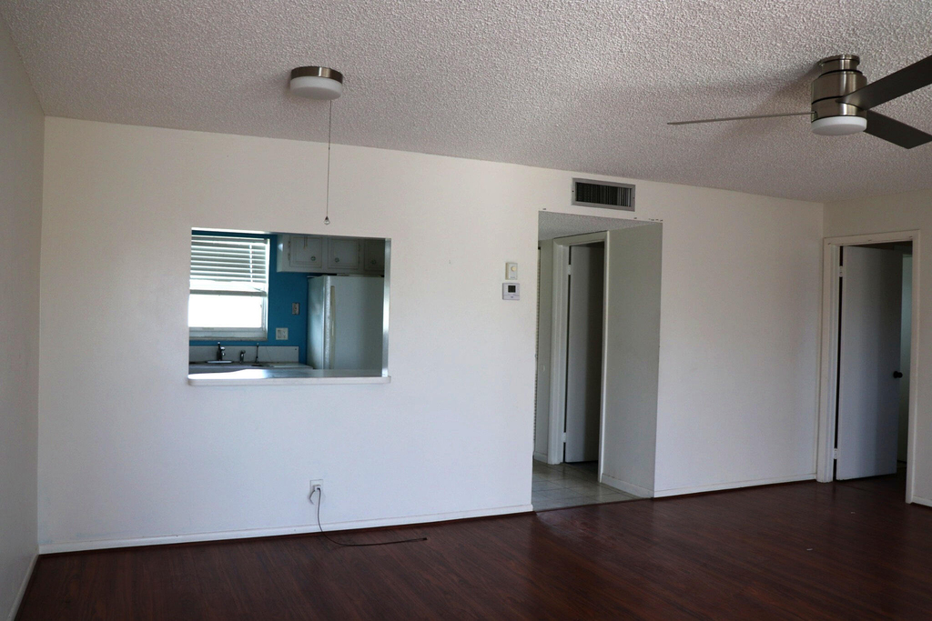 715 Lori Drive - Photo 3