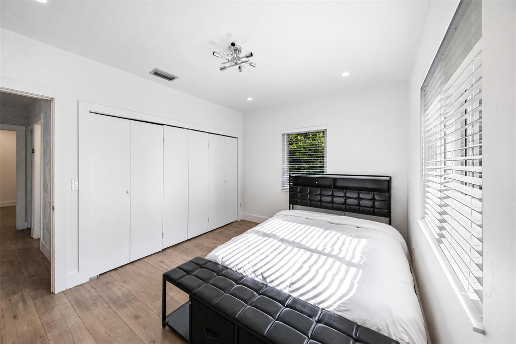 919 Granada Groves Court - Photo 10