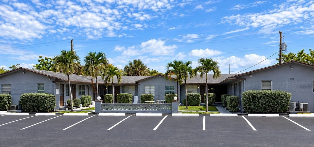 7221 Venetian Street - Photo 8