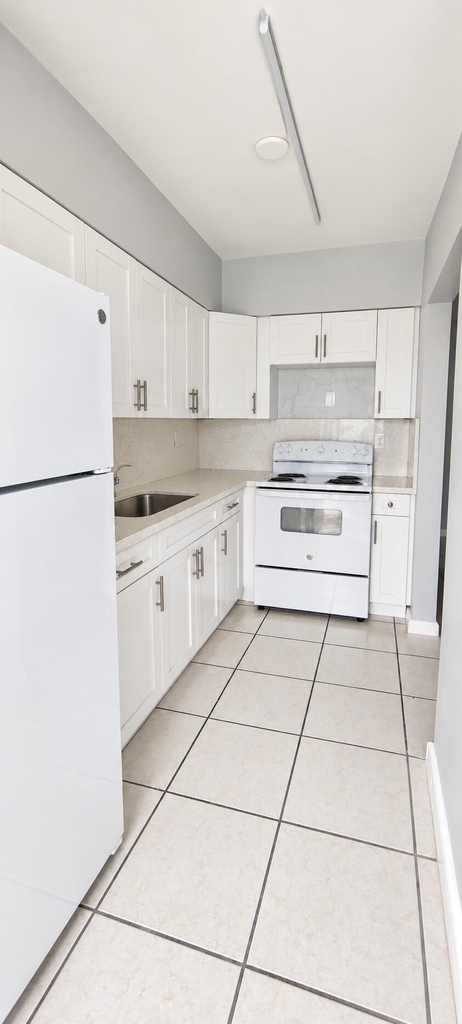 7221 Venetian Street - Photo 3