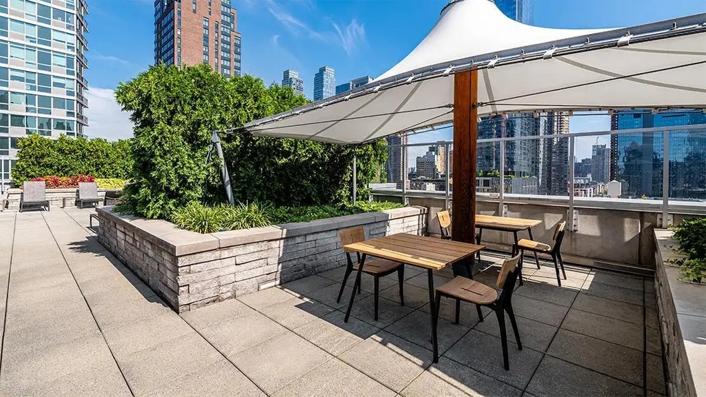 455 West 37th Street - Photo 7