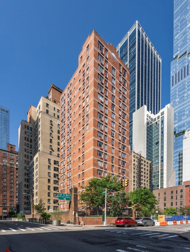 444 West 35th Street - Photo 11