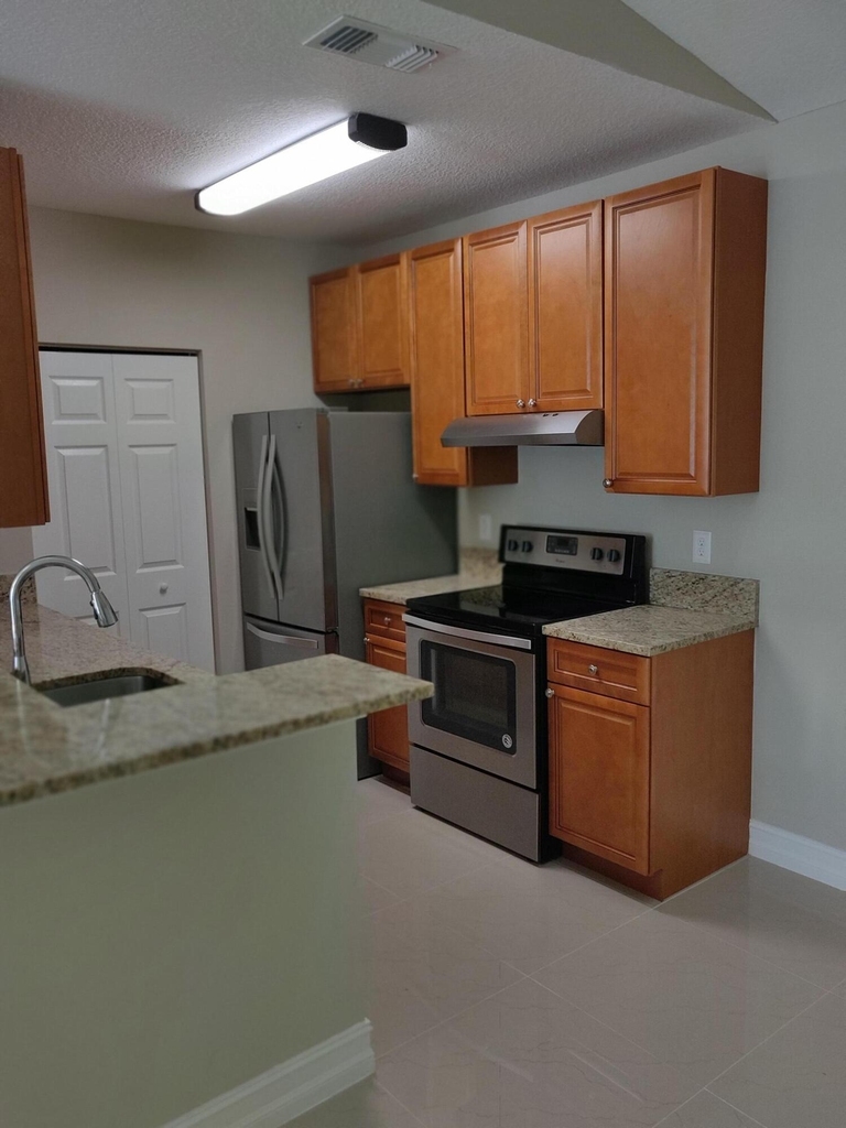 10330 S Fox Trail Road S - Photo 3