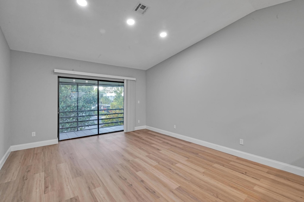 800 Nw Fork Road - Photo 3