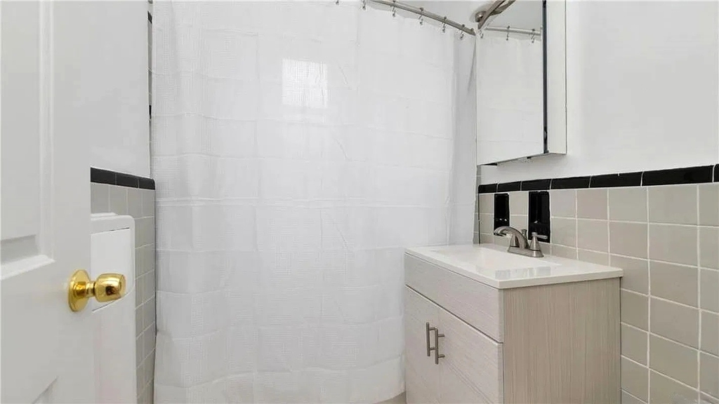 63-60 102nd Street - Photo 8
