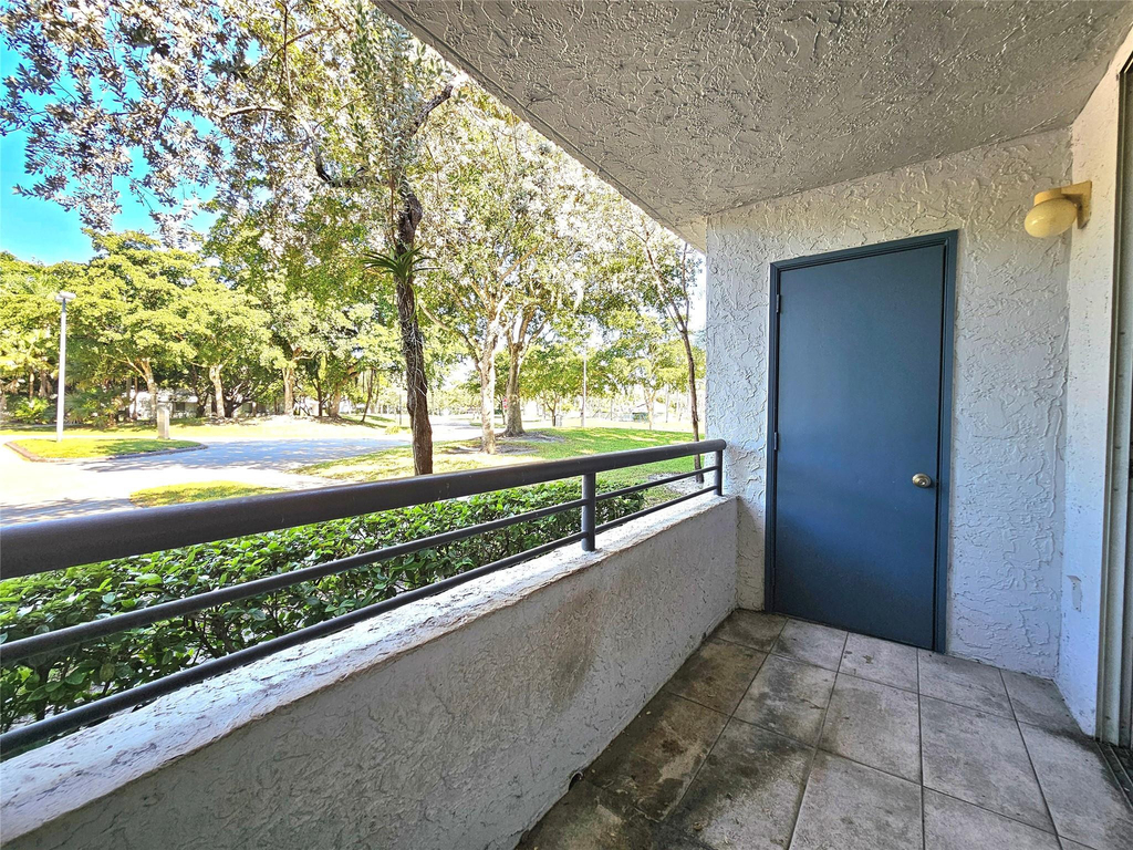 701 Lyons Road - Photo 18