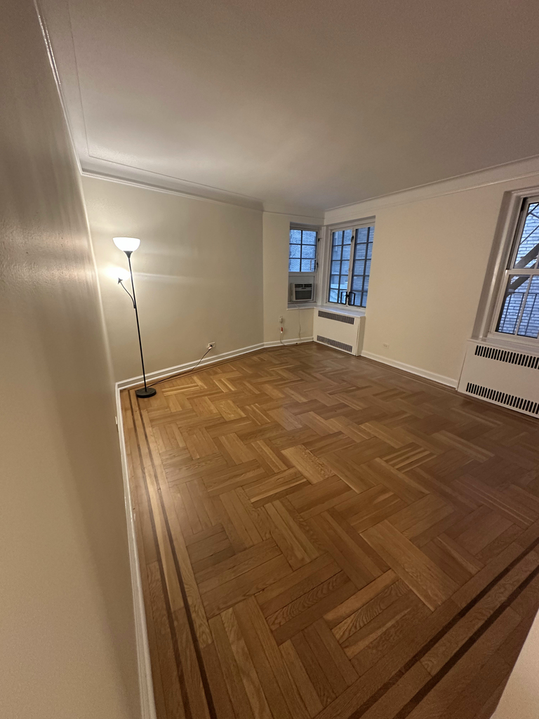 1 Jane Street - Photo 0