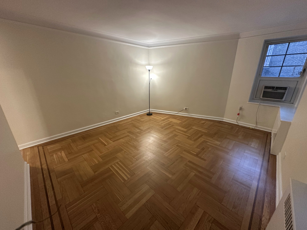 1 Jane Street - Photo 1