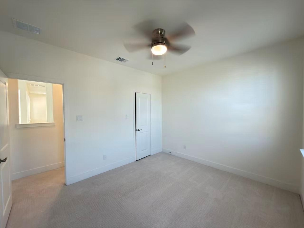 7043 Lathrop Lane - Photo 24