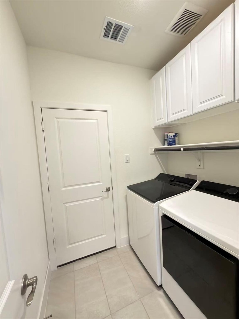 7043 Lathrop Lane - Photo 30