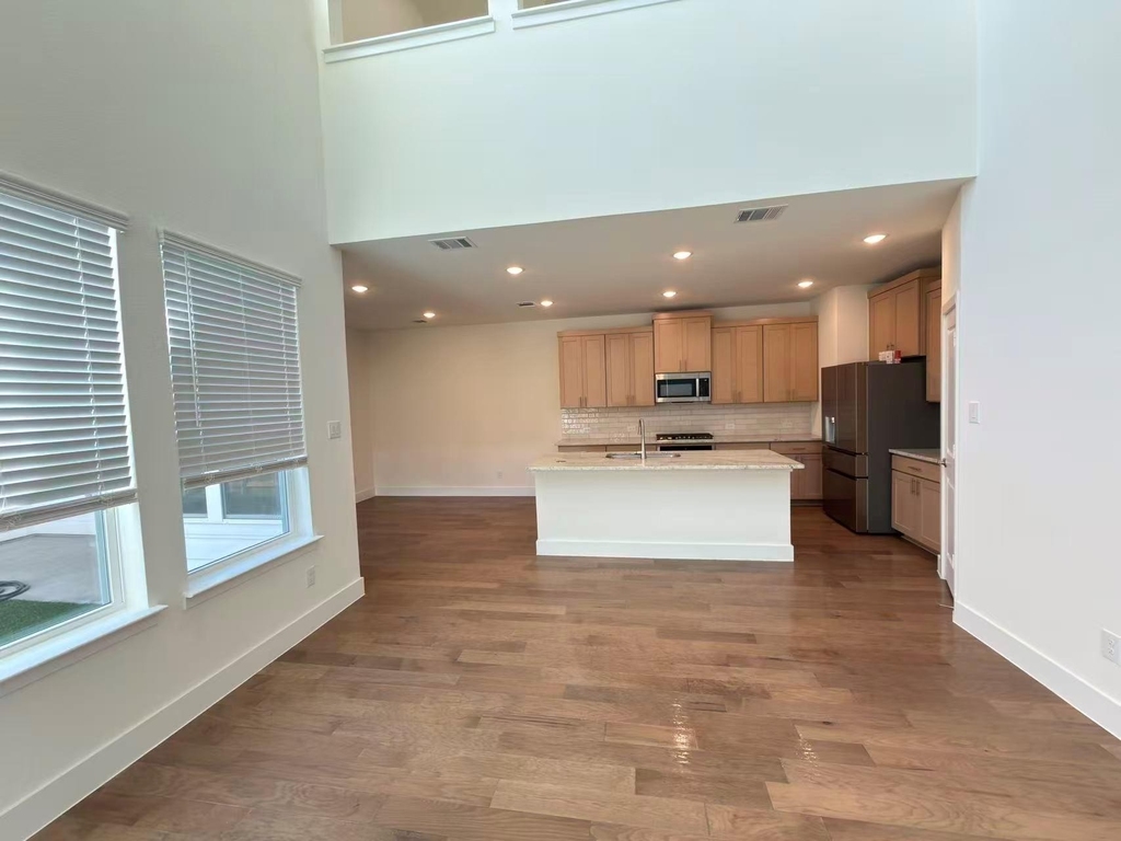 7043 Lathrop Lane - Photo 8