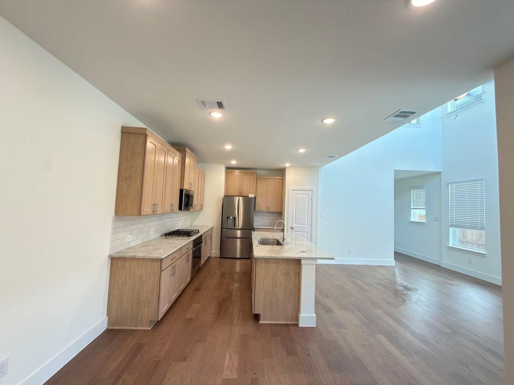 7043 Lathrop Lane - Photo 10