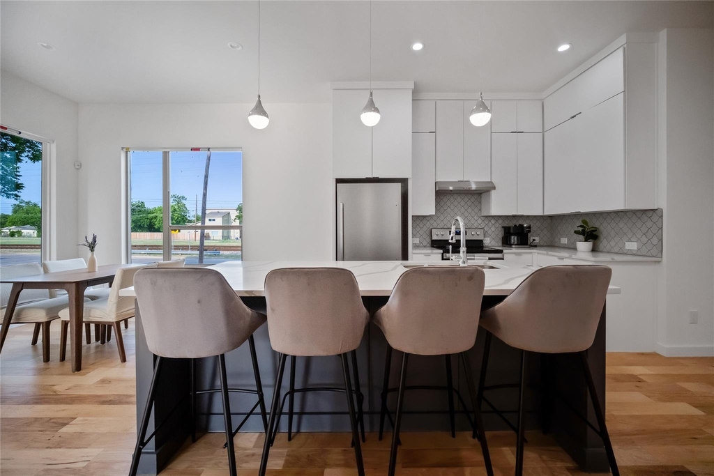 1350 Strickland Street - Photo 8