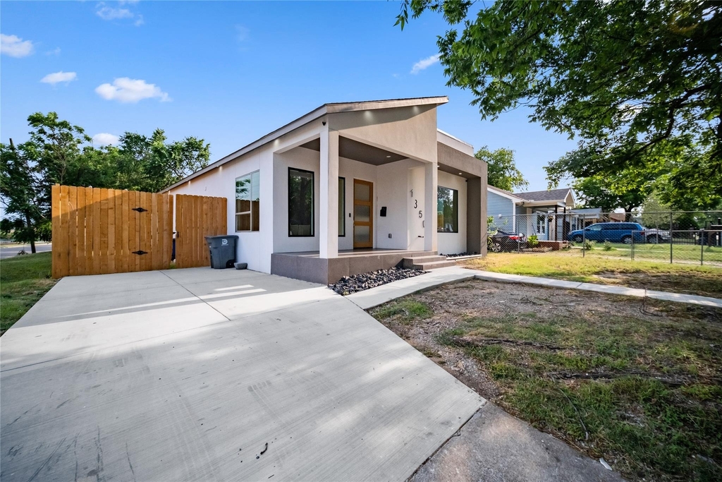 1350 Strickland Street - Photo 1
