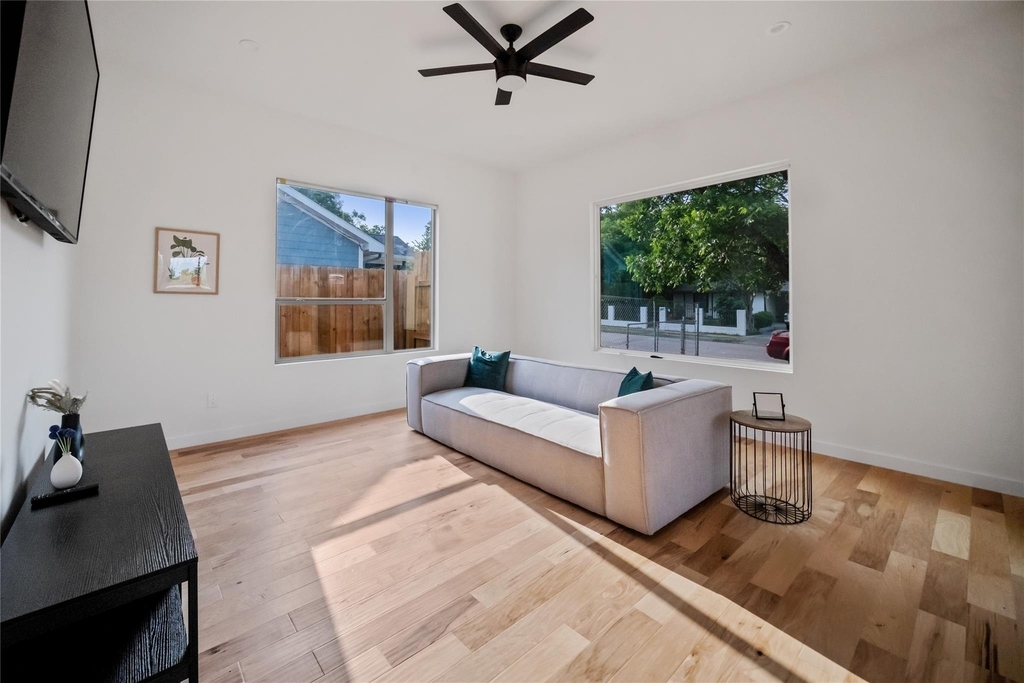 1350 Strickland Street - Photo 3