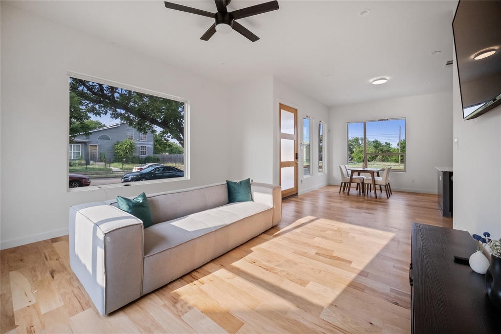 1350 Strickland Street - Photo 2