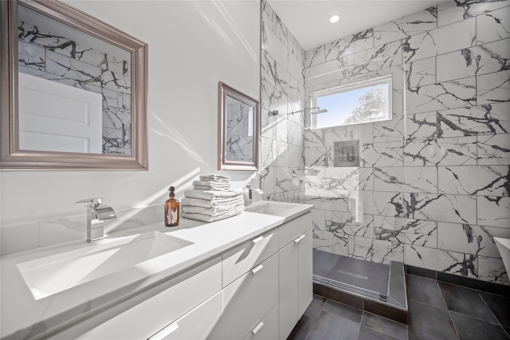 1350 Strickland Street - Photo 20