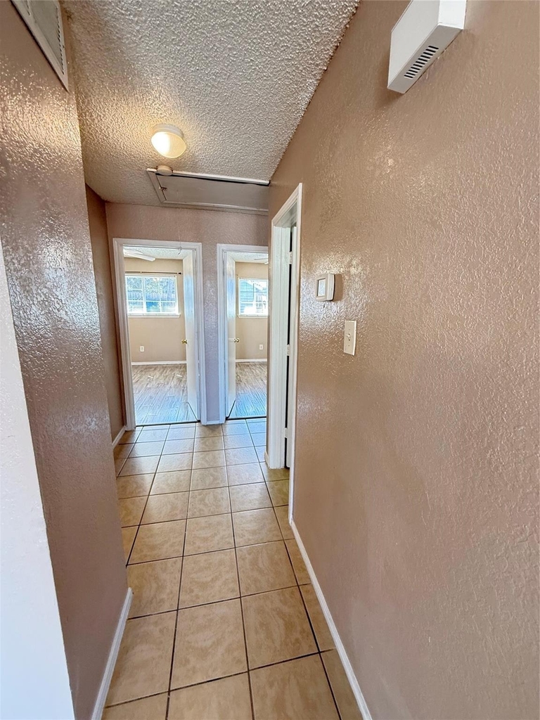 101 West Place - Photo 10