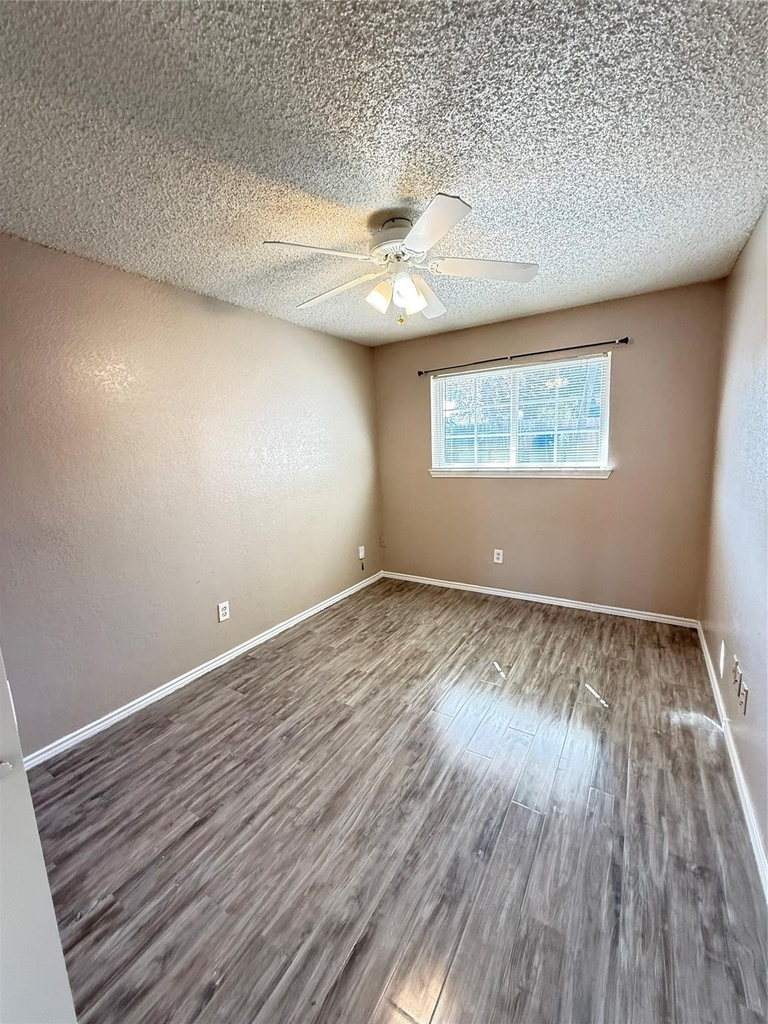 101 West Place - Photo 11