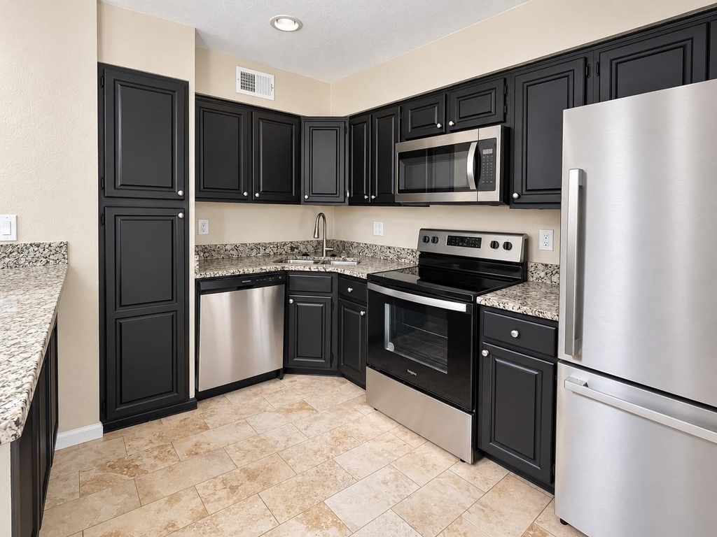 7525 Holly Hill Drive - Photo 4