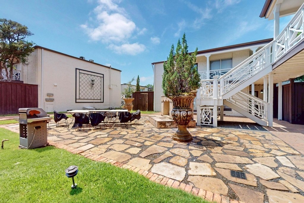 5919 E University Boulevard - Photo 1