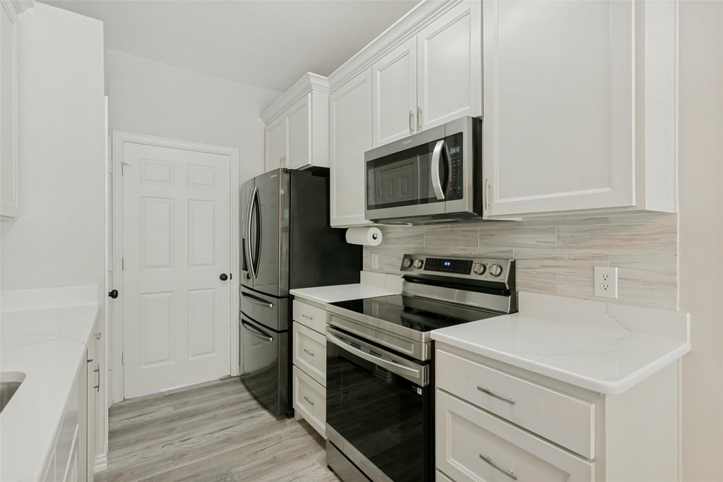 1219 Devonshire Drive - Photo 8