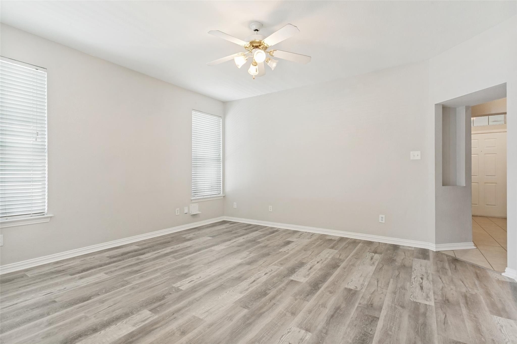 1219 Devonshire Drive - Photo 11