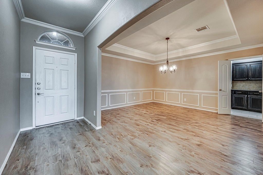 713 Escapade Court - Photo 3