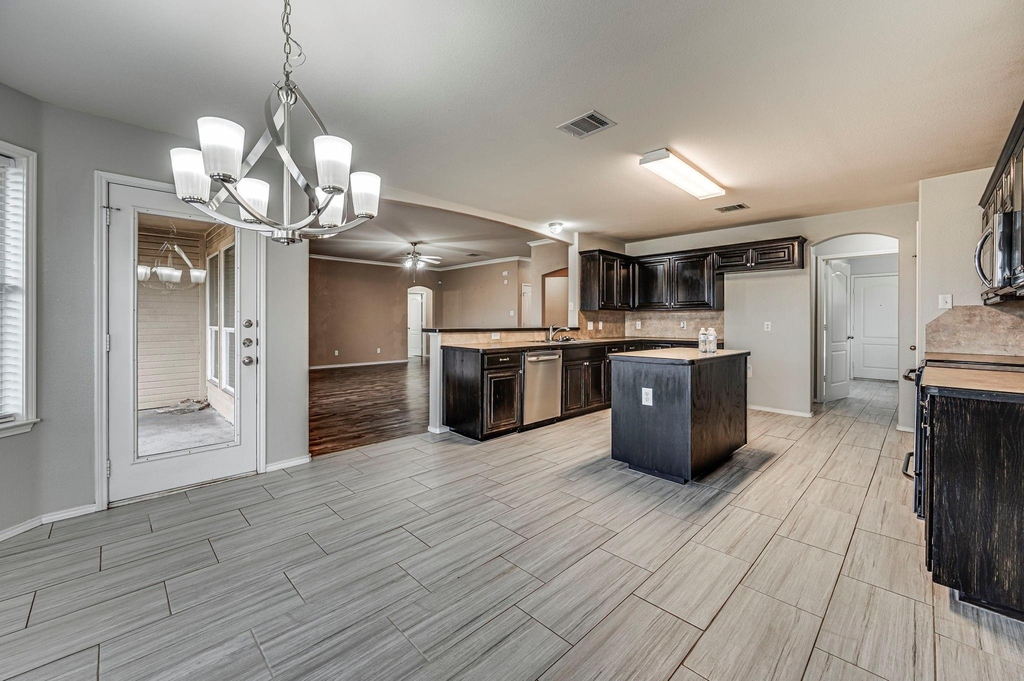 713 Escapade Court - Photo 7