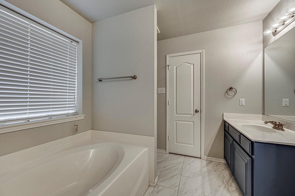 713 Escapade Court - Photo 15