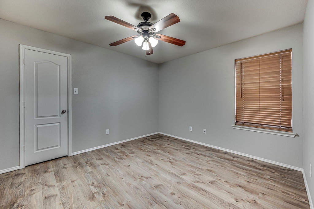 713 Escapade Court - Photo 12