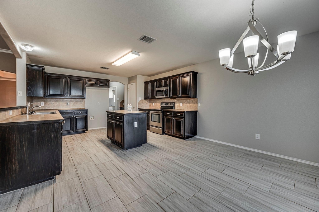 713 Escapade Court - Photo 6