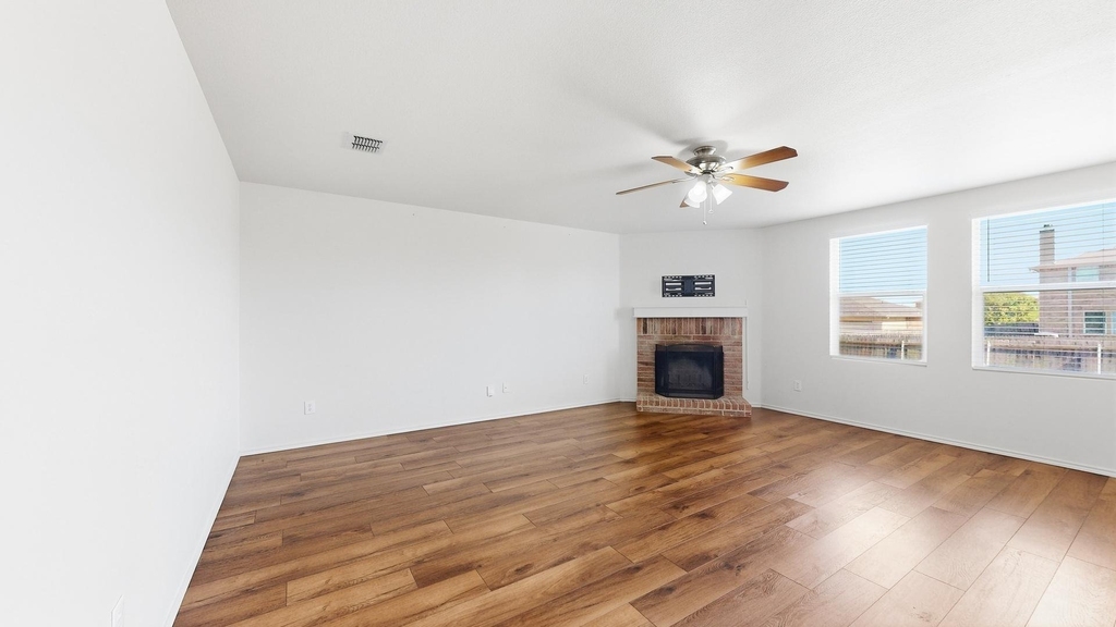 1416 Primrose Lane - Photo 5