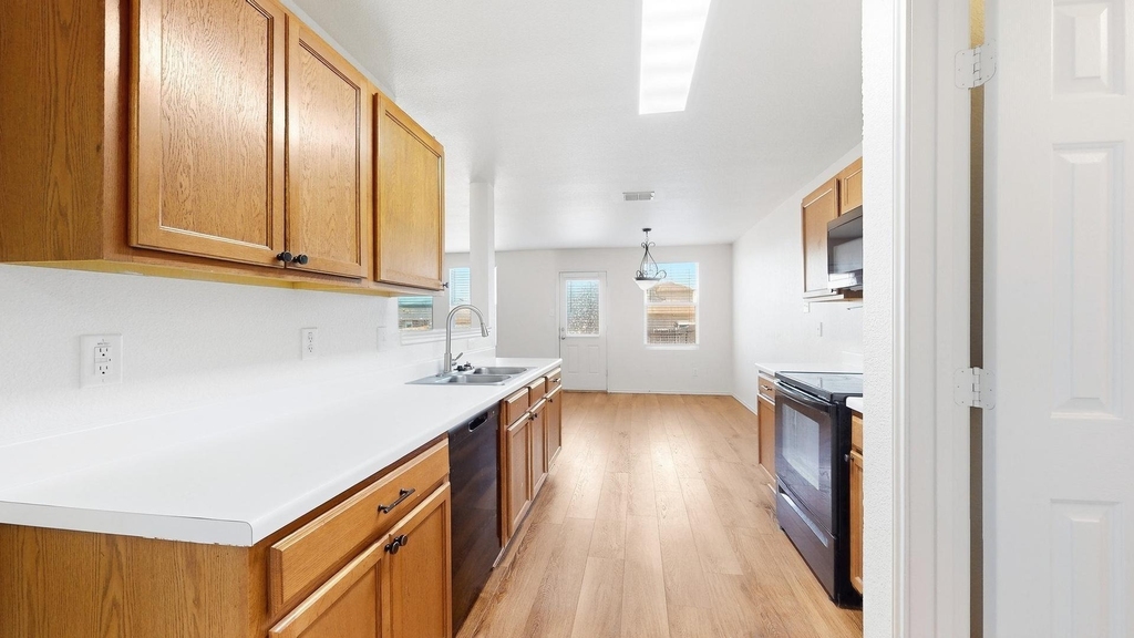 1416 Primrose Lane - Photo 9