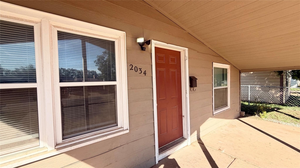 2034 Fannin Street - Photo 2