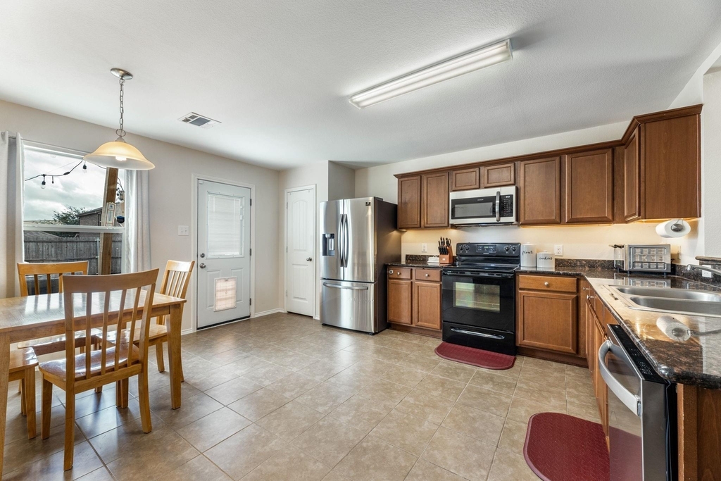 2121 Meadow View Drive - Photo 6