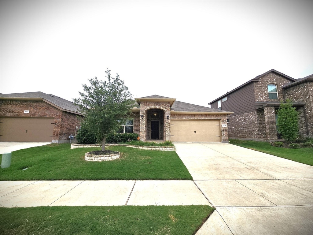 2424 Clay Creek Lane - Photo 0