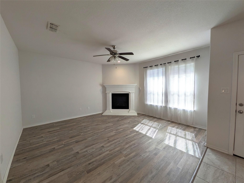 2424 Clay Creek Lane - Photo 10