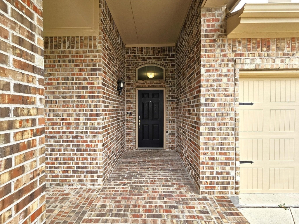 2424 Clay Creek Lane - Photo 4