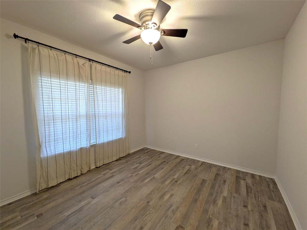 2424 Clay Creek Lane - Photo 8