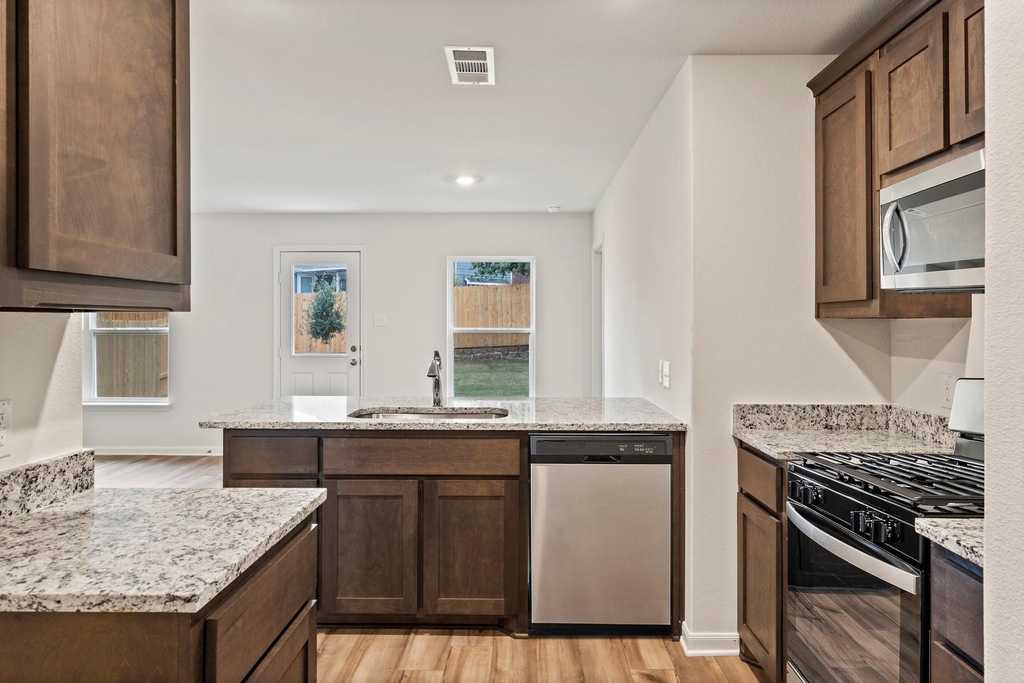 908 Burlington Avenue - Photo 2