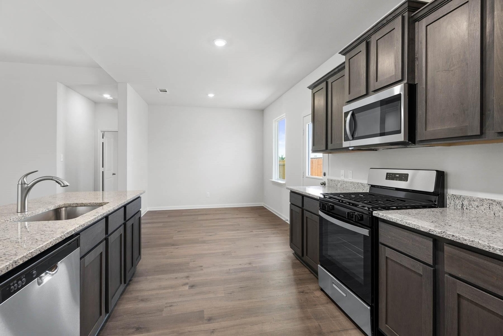 1305 Helca Drive - Photo 2