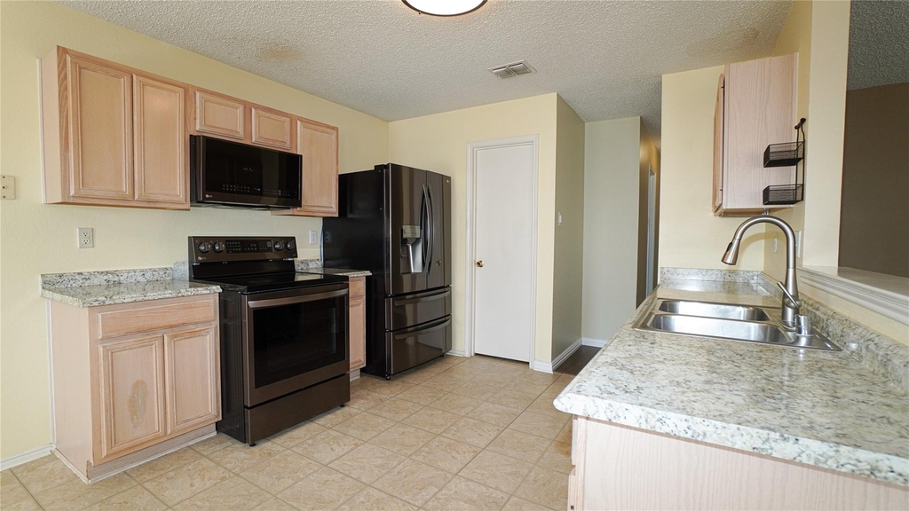 1403 Glenwick Drive - Photo 5