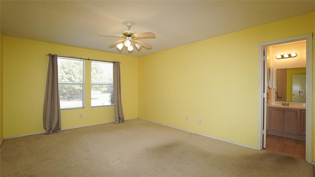 1403 Glenwick Drive - Photo 10