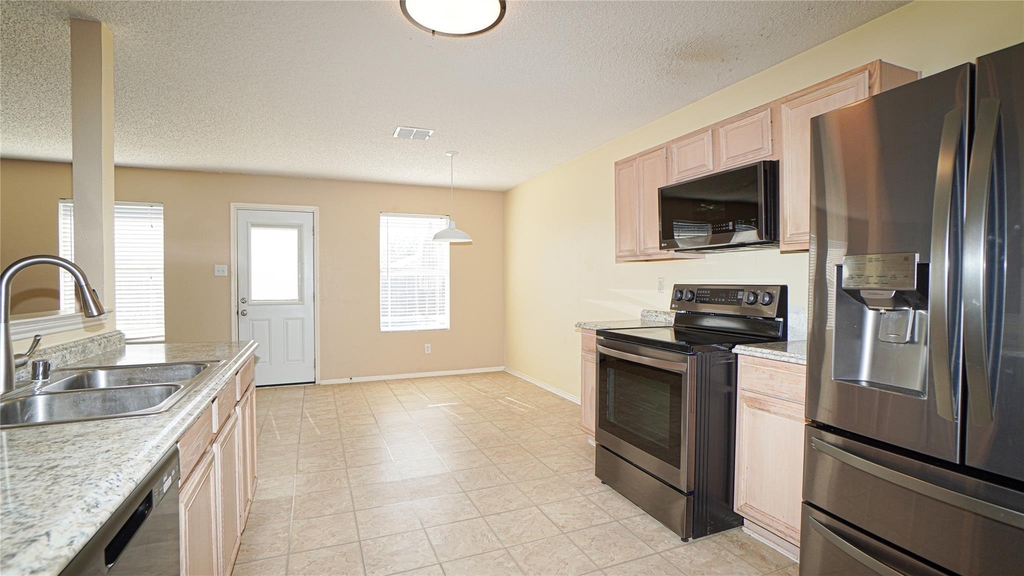 1403 Glenwick Drive - Photo 6