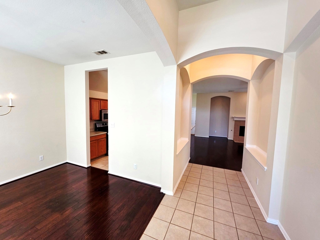 3205 Hamlett Lane - Photo 5