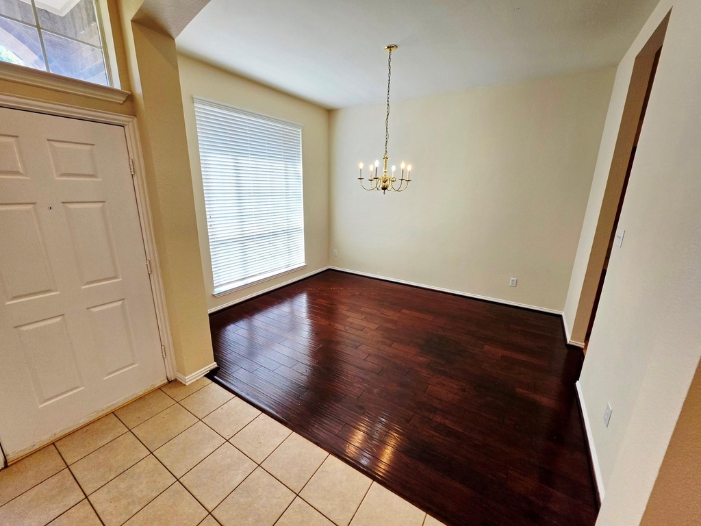 3205 Hamlett Lane - Photo 6