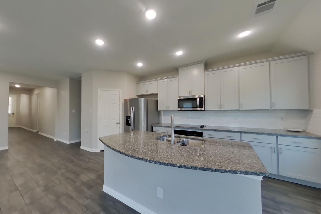 831 Cavalcade Drive - Photo 3