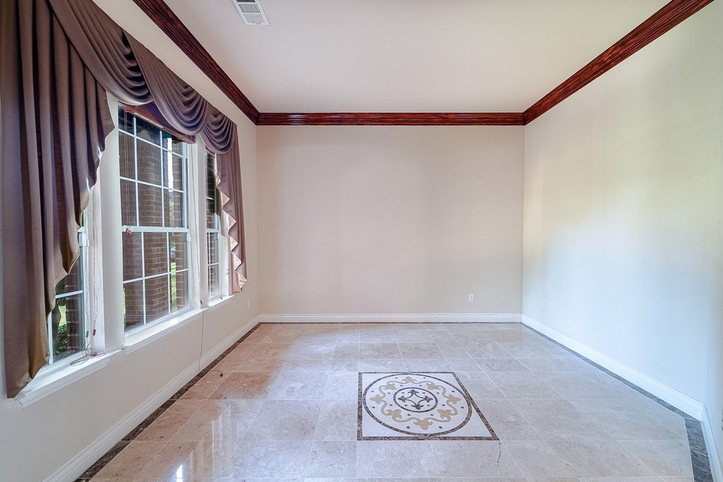 924 Brentwood Drive - Photo 11