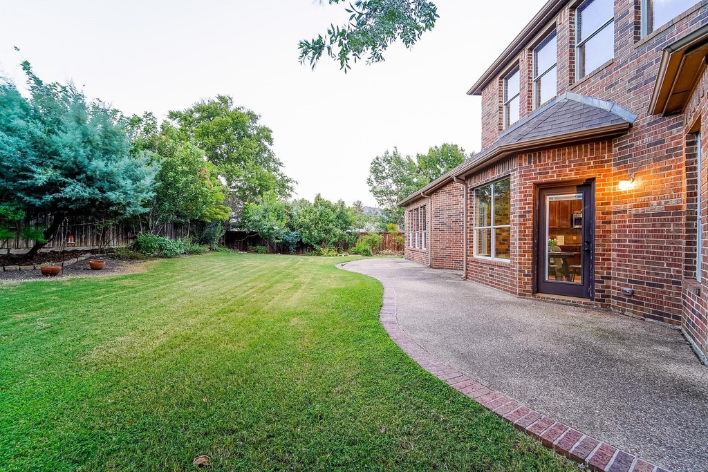 924 Brentwood Drive - Photo 6